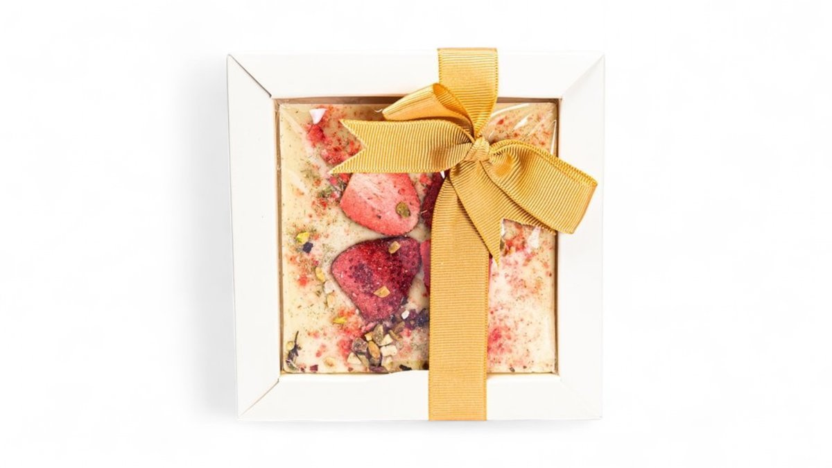 68727eab888d85cb9c929010 Premier Kvadrat bela čokolada jagoda 75g - Slika 1